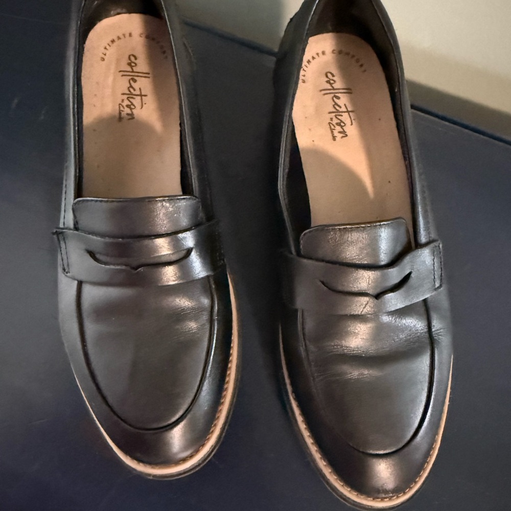 Clarks collection Black Leather Comfort Loafers size 7